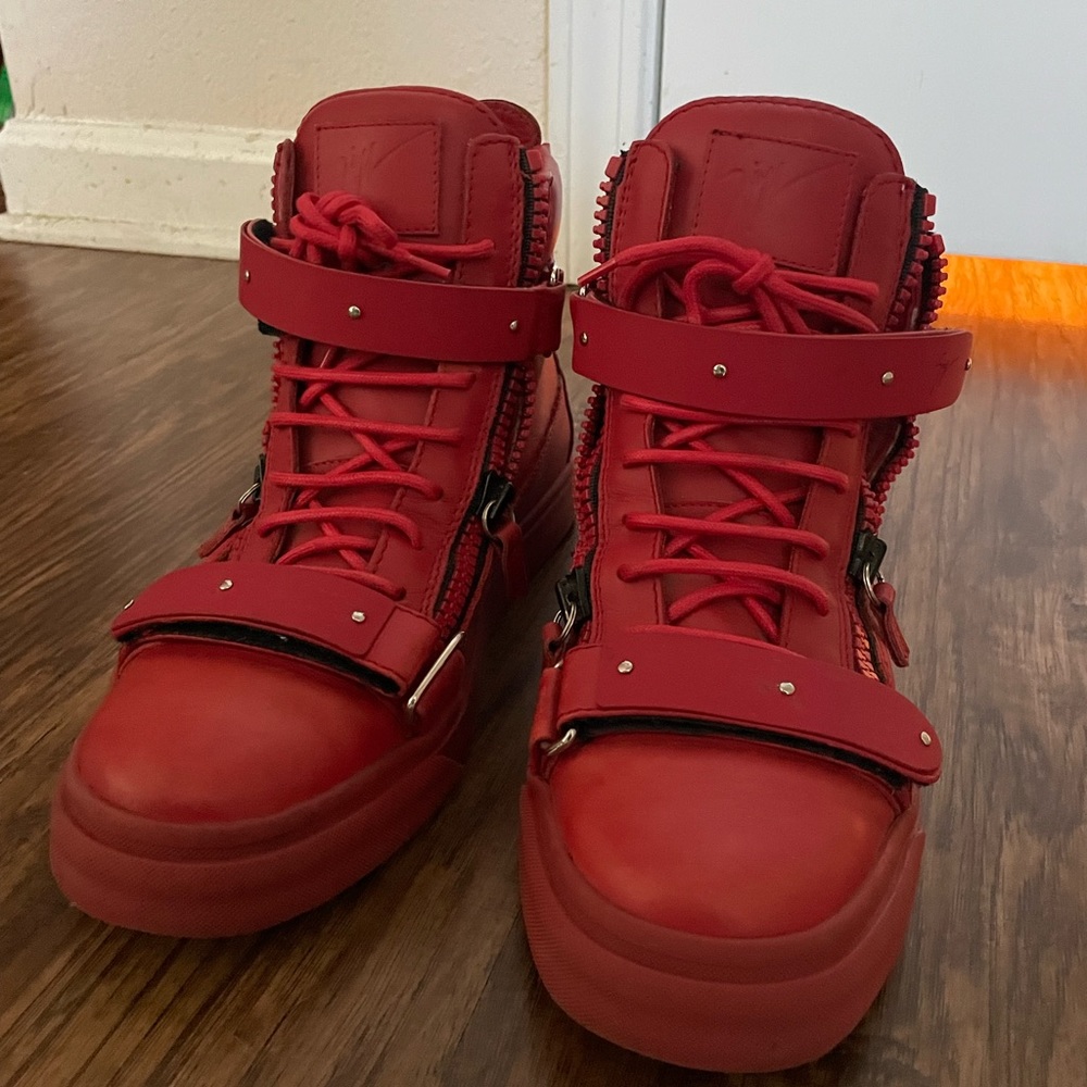red giuseppe zanotti